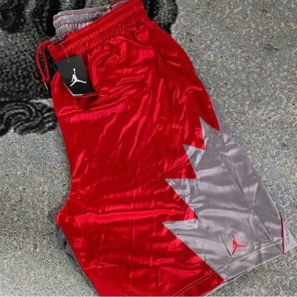 Jordan men’s basketball shorts size XL.